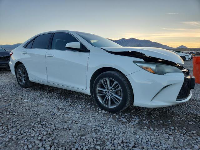 4T1BF1FK5GU225650 - 2016 TOYOTA CAMRY LE WHITE photo 4