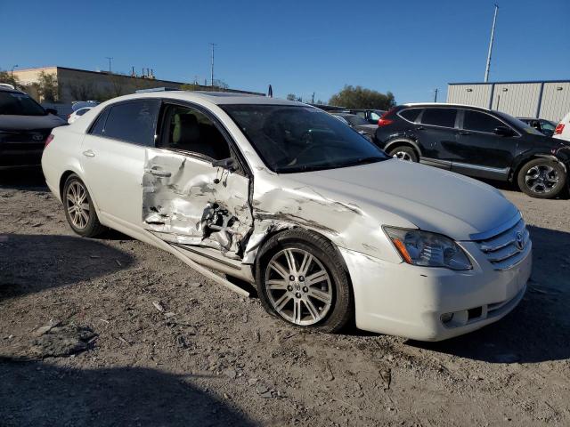 4T1BK36B47U219944 - 2007 TOYOTA AVALON XL WHITE photo 4