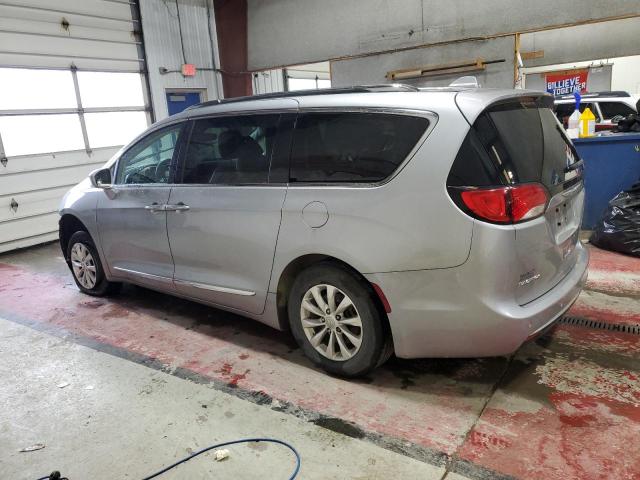 2C4RC1BG0JR194230 - 2018 CHRYSLER PACIFICA TOURING L SILVER photo 2