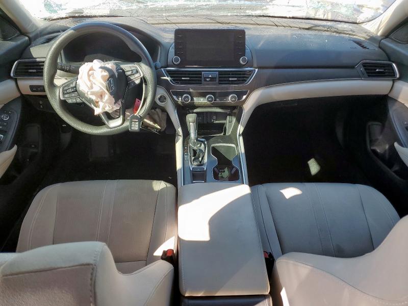 1HGCV1F48JA171669 - 2018 HONDA ACCORD EX Ақ фото 8