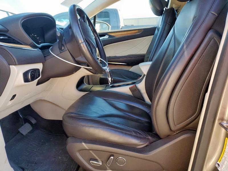5LMCJ2D99GUJ24035 - 2016 LINCOLN MKC SELECT أسمر صورة 7