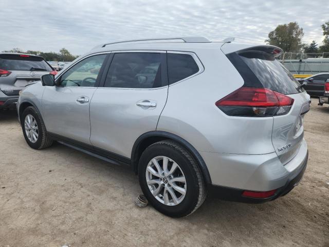 JN8AT2MT5JW454064 - 2018 NISSAN ROGUE S ვერცხლისფერი ფოტო 2