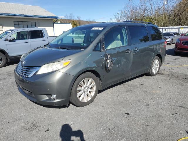2011 TOYOTA SIENNA XLE, 