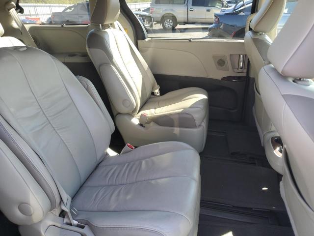 5TDYK3DC0BS096862 - 2011 TOYOTA SIENNA XLE GREEN photo 11