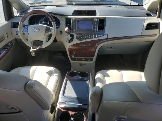 5TDYK3DC0BS096862 - 2011 TOYOTA SIENNA XLE GREEN photo 8