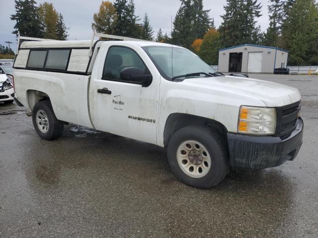 1GCEC14X07Z608889 - 2007 CHEVROLET SILVERADO C1500 CLASSIC WHITE photo 4