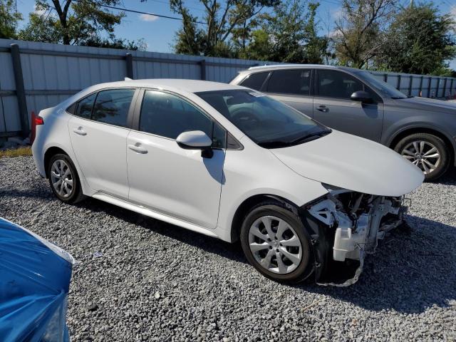 5YFEPMAE2NP300123 - 2022 TOYOTA COROLLA LE 白色 照片 4