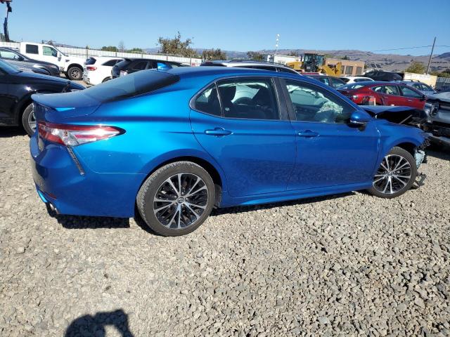 4T1M11AK9LU342799 - 2020 TOYOTA CAMRY SE BLUE photo 3