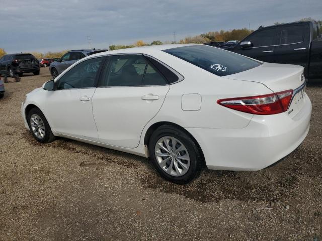 4T4BF1FK8FR504952 - 2015 TOYOTA CAMRY LE WHITE photo 2