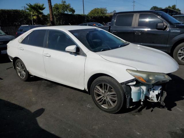 4T1BF1FK6GU541638 - 2016 TOYOTA CAMRY LE WHITE photo 4