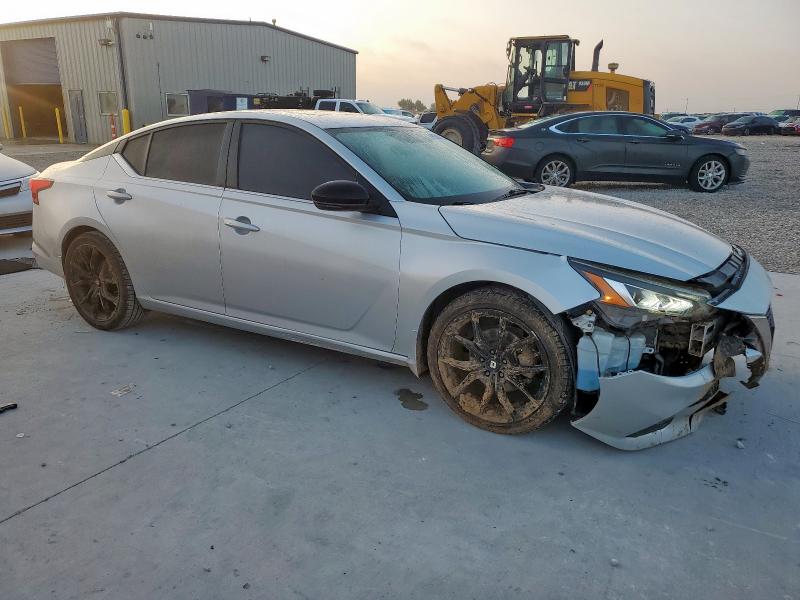 1N4BL4CV7KC210682 - 2019 NISSAN ALTIMA SR Gümüş fotoğraf 4