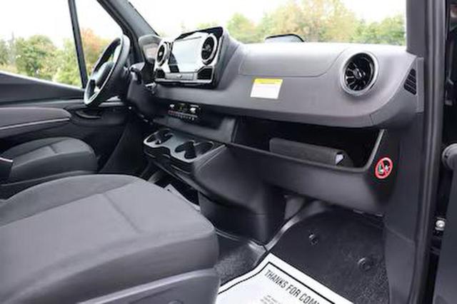 W1Z4KGHY7ST213843 - 2025 MERCEDES-BENZ SPRINTER 2500 BLACK photo 5