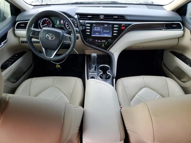 4T1B11HK5JU003371 - 2018 TOYOTA CAMRY L SILVER photo 8