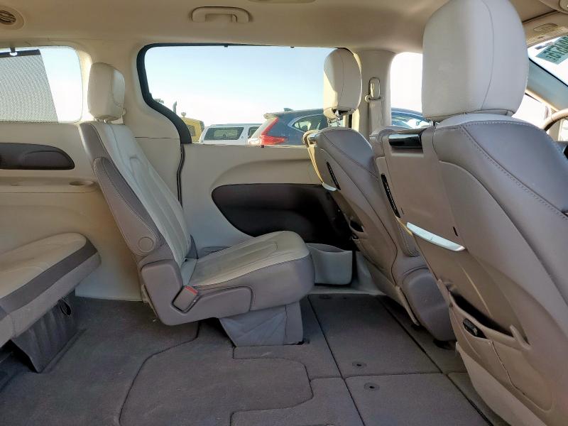 2C4RC1EG5HR587565 - 2017 CHRYSLER PACIFICA TOURING L PLUS BROWN photo 11