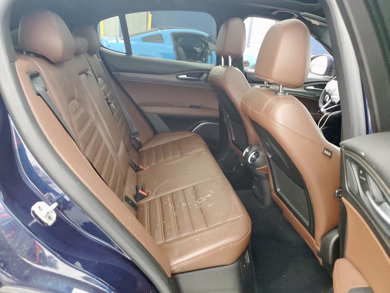 ZASFAKNN1J7B86803 - 2018 ALFA ROMEO STELVIO TI SPORT BLUE photo 11