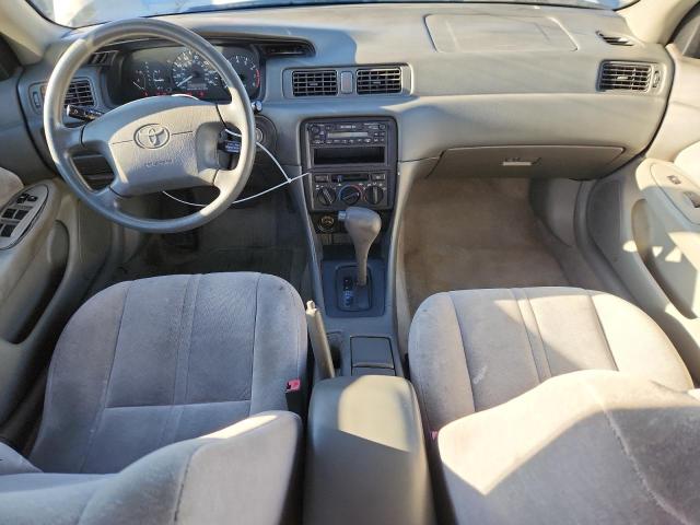 4T1BG22K2WU288728 - 1998 TOYOTA CAMRY CE ნაცრისფერი ფოტო 8