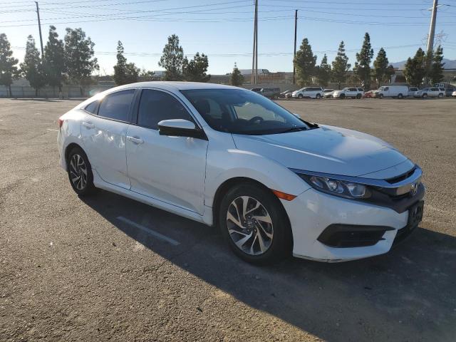 19XFC2F7XJE207750 - 2018 HONDA CIVIC EX WHITE photo 4