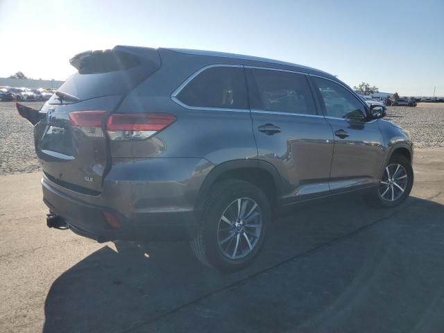 5TDKZRFH3JS527514 - 2018 TOYOTA HIGHLANDER SE Boz foto 3