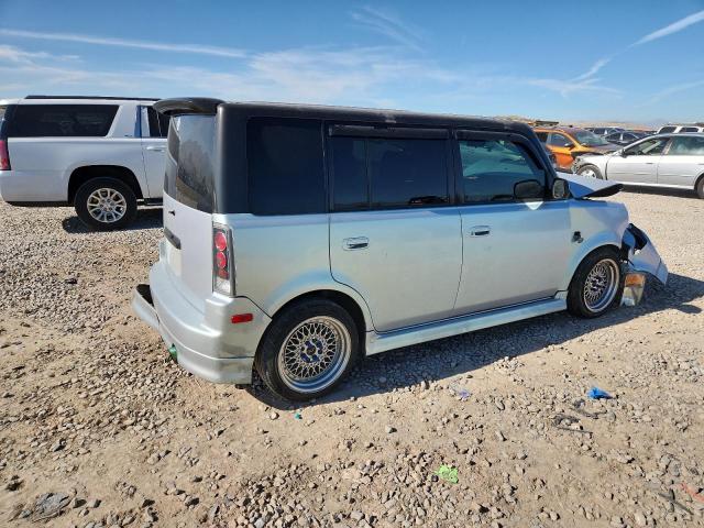 JTLKT324140136813 - 2004 TOYOTA SCION XB SILVER photo 3