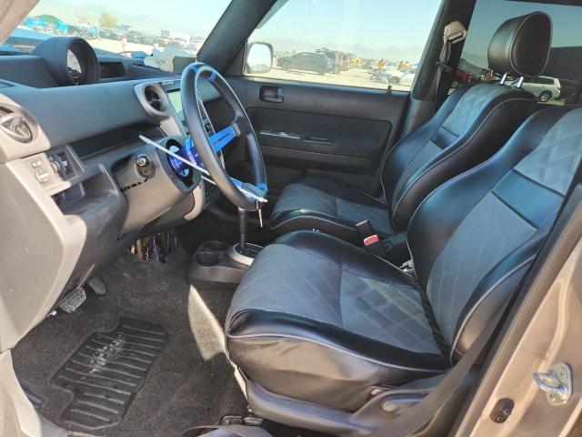 JTLKT324140136813 - 2004 TOYOTA SCION XB SILVER photo 7