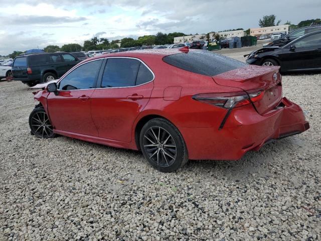 4T1G11AK7PU100693 - 2023 TOYOTA CAMRY SE NIGHT SHADE RED photo 2