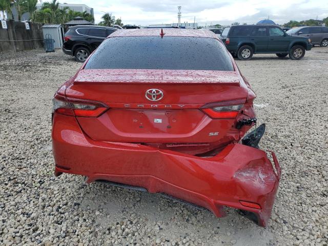 4T1G11AK7PU100693 - 2023 TOYOTA CAMRY SE NIGHT SHADE RED photo 6