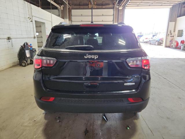 3C4NJCBB5JT356208 - 2018 JEEP COMPASS LATITUDE შავი ფოტო 6
