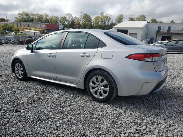 5YFEPMAEXNP289114 - 2022 TOYOTA COROLLA LE SILVER photo 2