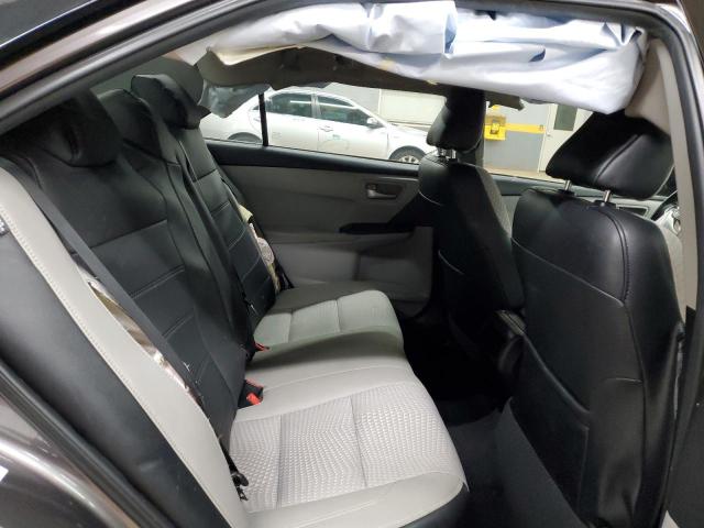 4T1BF1FKXFU072410 - 2015 TOYOTA CAMRY LE GRAY photo 10