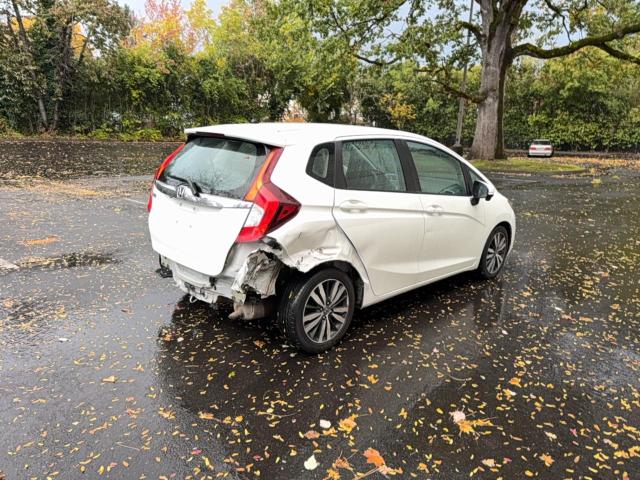 3HGGK5H8XFM725693 - 2015 HONDA FIT EX თეთრი ფოტო 4