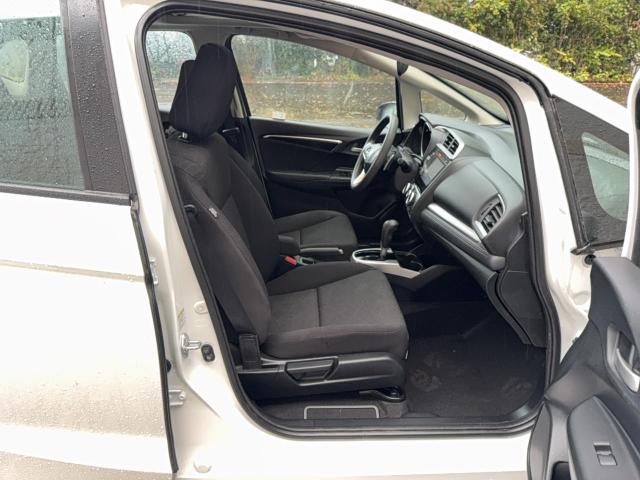 3HGGK5H8XFM725693 - 2015 HONDA FIT EX თეთრი ფოტო 5