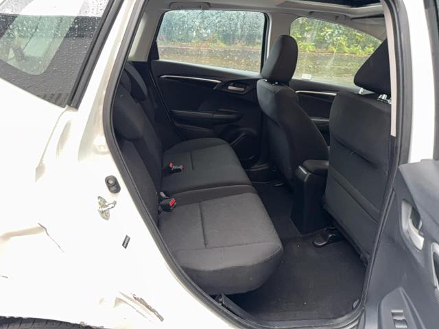 3HGGK5H8XFM725693 - 2015 HONDA FIT EX თეთრი ფოტო 6