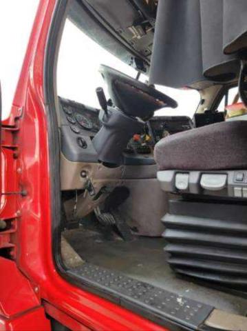 1FUJGLDV3KLKV9289 - 2019 FREIGHTLINER CASCADIA 1 Czerwony zdjęcie 5