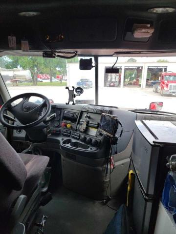 1FUJGLDV3KLKV9289 - 2019 FREIGHTLINER CASCADIA 1 Czerwony zdjęcie 9