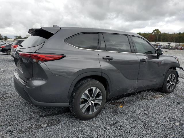 5TDGZRAH6NS122637 - 2022 TOYOTA HIGHLANDER XLE Graphite photo 3