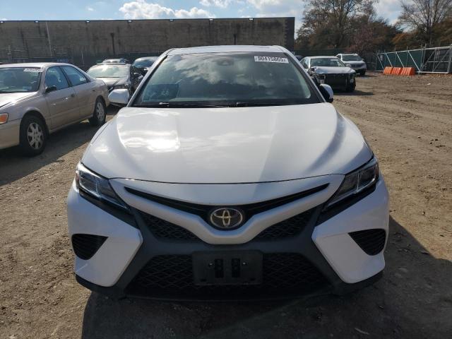 4T1B11HK6JU571225 - 2018 TOYOTA CAMRY L 白色 照片 5