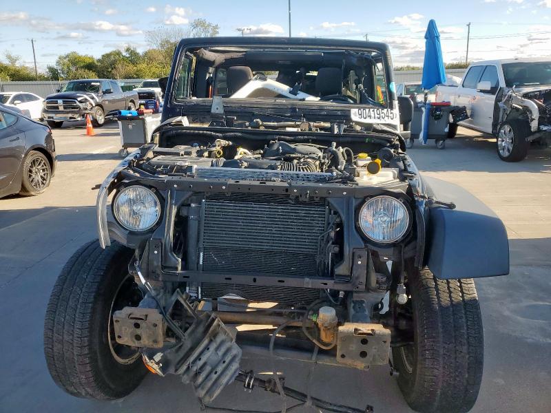 1C4BJWDG5JL896067 - 2018 JEEP WRANGLER U SPORT BLACK photo 5