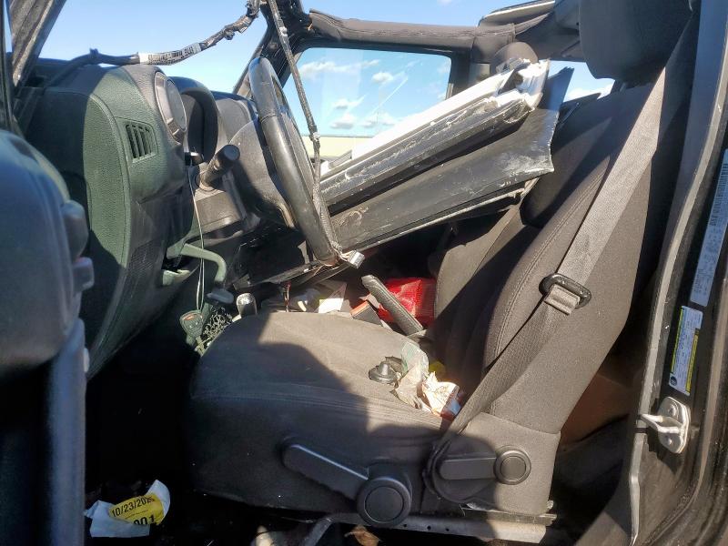 1C4BJWDG5JL896067 - 2018 JEEP WRANGLER U SPORT BLACK photo 7