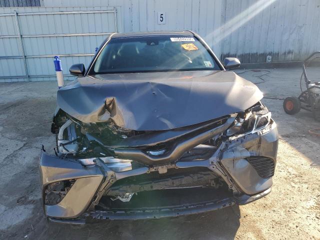 4T1B11HKXKU282592 - 2019 TOYOTA CAMRY L GRAY photo 5