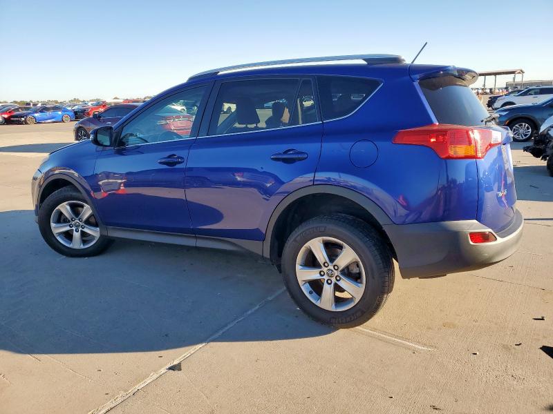 2T3RFREV6FW371800 - 2015 TOYOTA RAV4 XLE BLUE photo 2