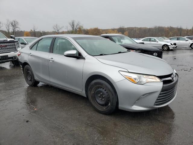 4T1BF1FK2HU676214 - 2017 TOYOTA CAMRY LE SILVER photo 4