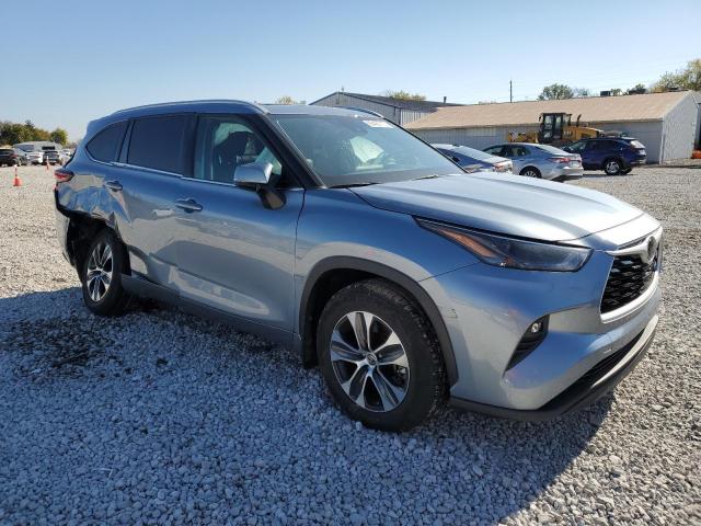 5TDGZRBH9NS203047 - 2022 TOYOTA HIGHLANDER XLE Blau Foto 4