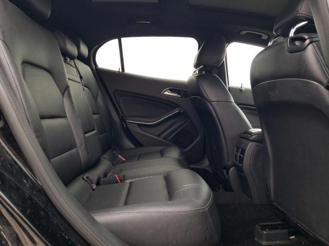WDCTG4EB5GJ256868 - 2016 MERCEDES-BENZ GLA 250 黑色 照片 10