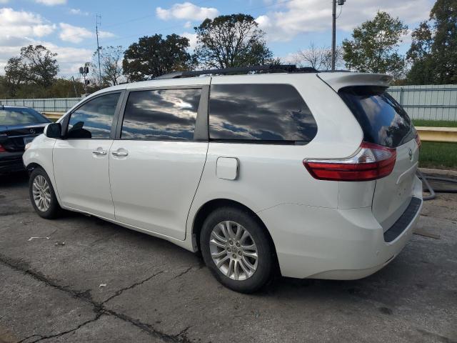 5TDYK3DC0FS660600 - 2015 TOYOTA SIENNA XLE WHITE photo 2