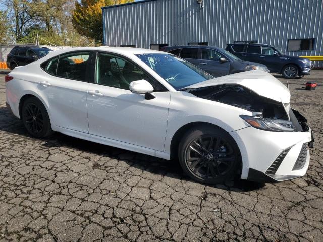 4T1DAACK0SU119885 - 2025 TOYOTA CAMRY XSE WHITE photo 4