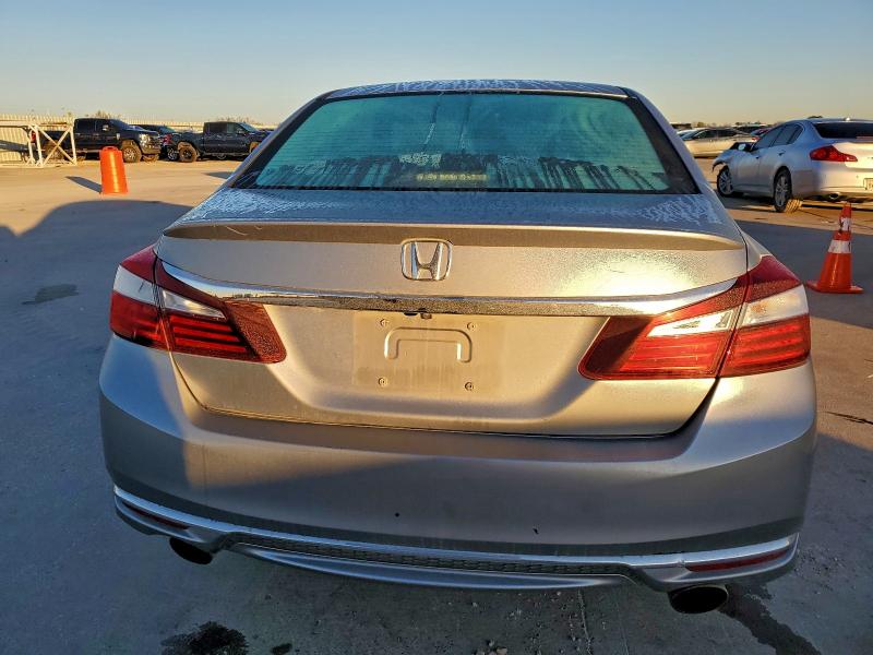 1HGCR2F5XGA067597 - 2016 HONDA ACCORD SPORT Srebrny zdjęcie 6