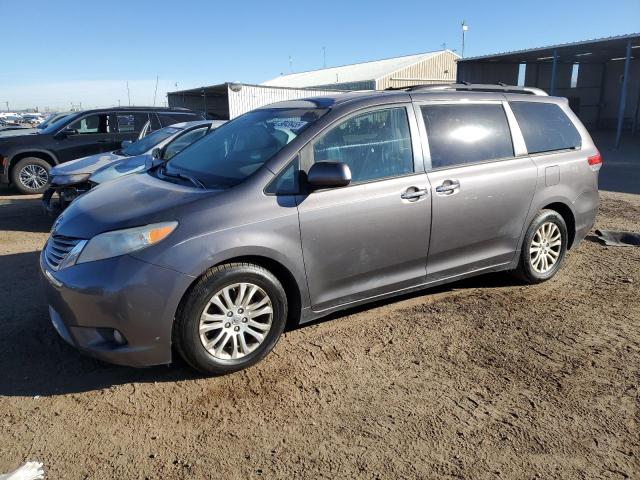 2013 TOYOTA SIENNA XLE, 