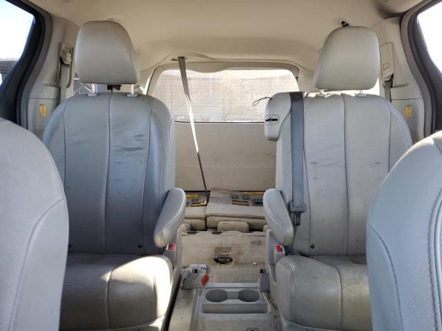 5TDYK3DCXDS365887 - 2013 TOYOTA SIENNA XLE Grau Foto 10