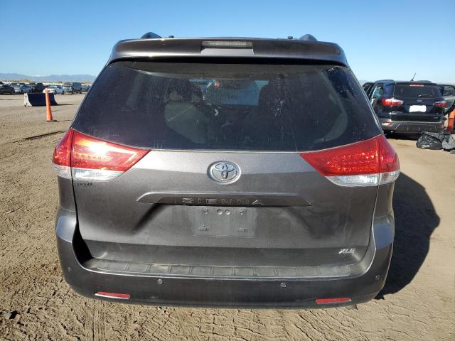 5TDYK3DCXDS365887 - 2013 TOYOTA SIENNA XLE Grau Foto 6