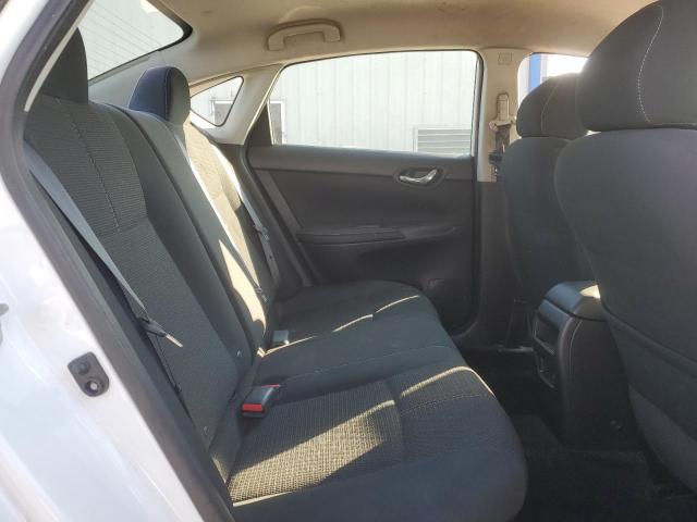 3N1AB7AP1JY229591 - 2018 NISSAN SENTRA S 白色 照片 10